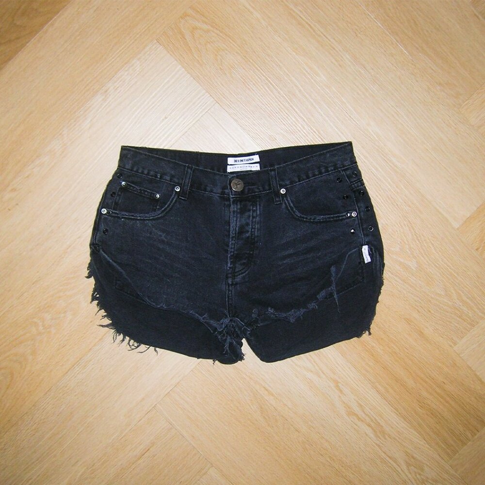 One Teaspoon Bandit Low Waist Denim Short (Black)